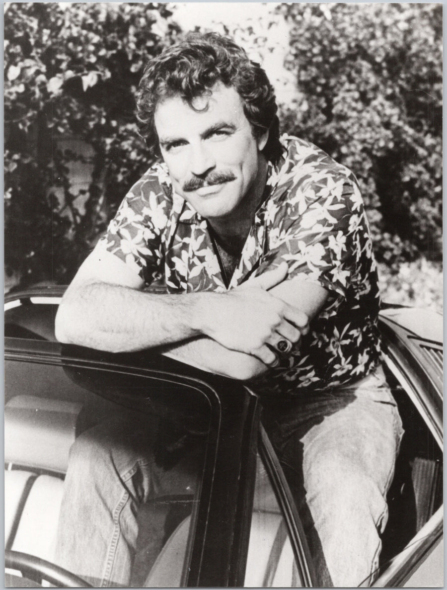 Tom Selleck Leaning on a Car — A01063