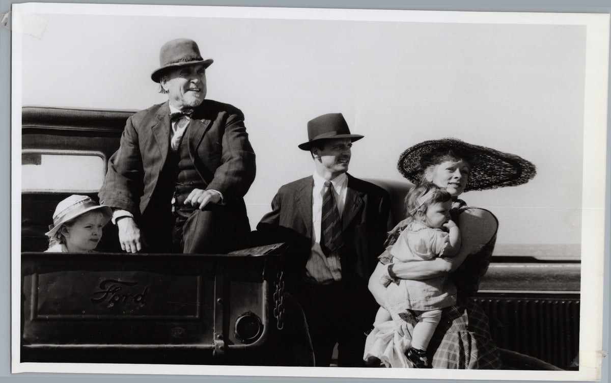 The Stars Fell on Henrietta — Ensemble Film Scene — front