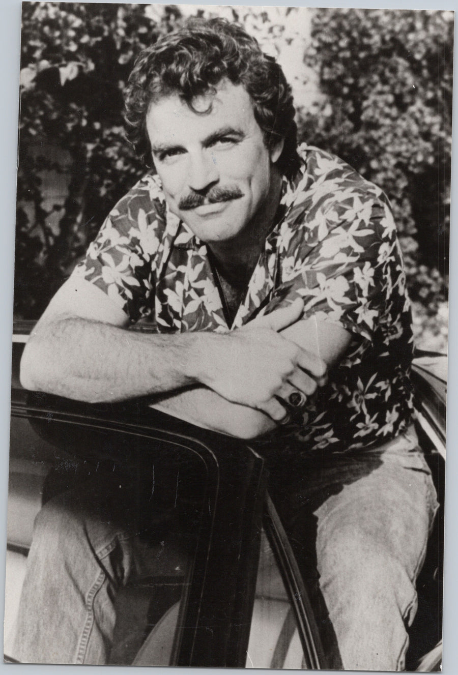 Tom Selleck Leaning on a Car — A01066