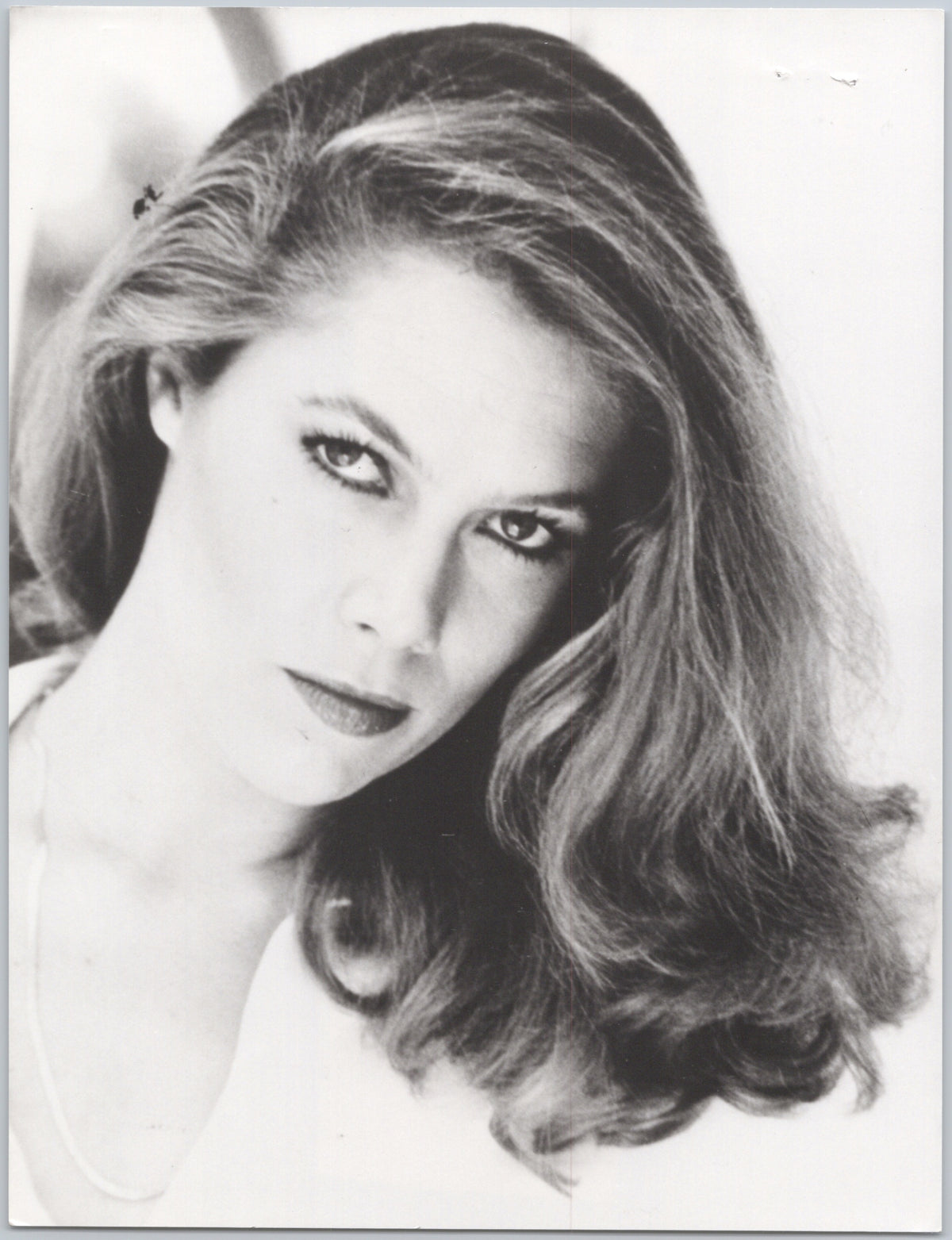 Kathleen Turner — Close-Up Portrait — front