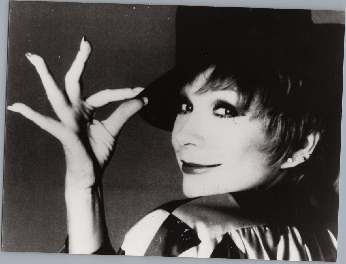 Shirley MacLaine in a Wide-Brimmed Hat — front