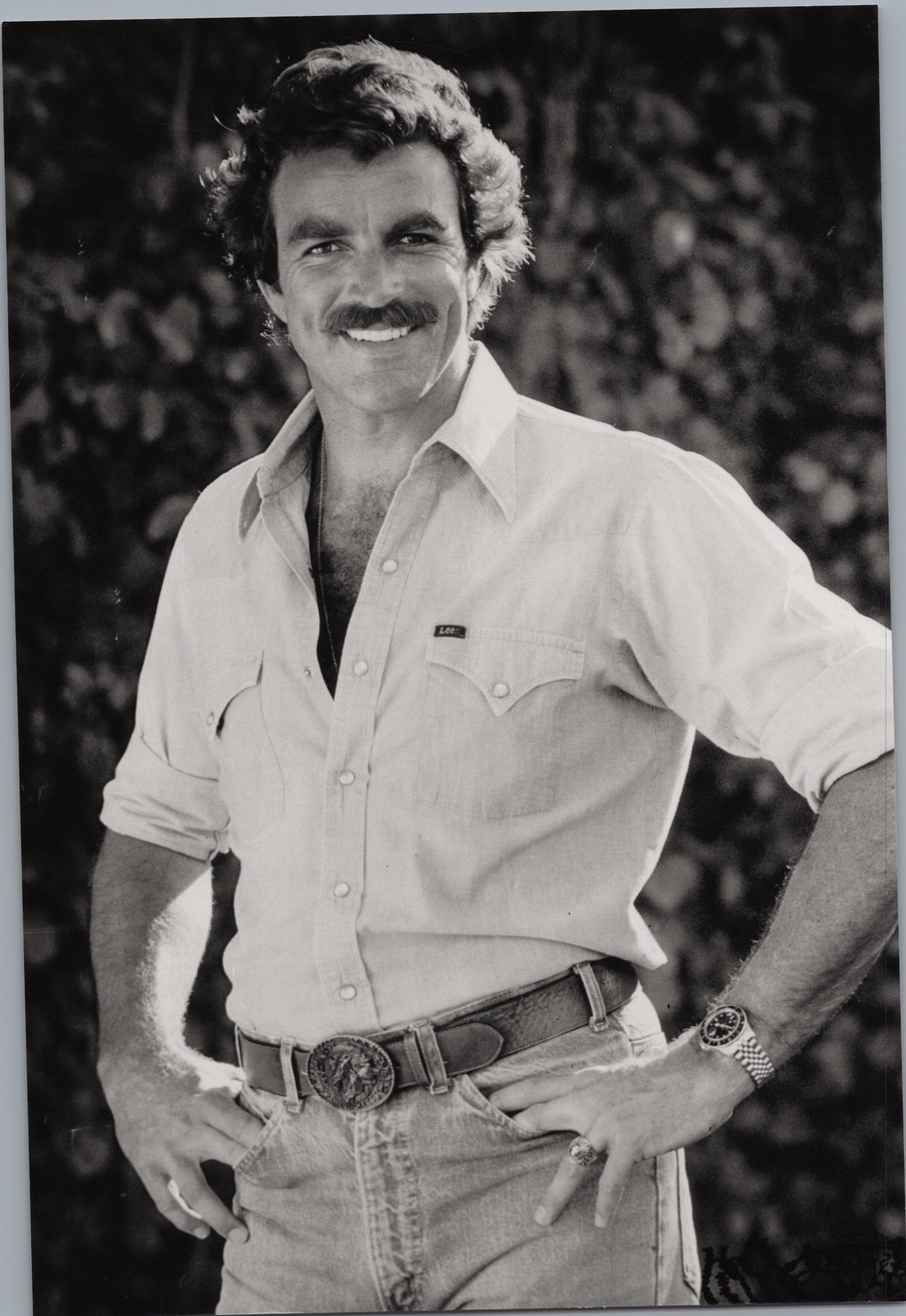 Tom Selleck — Casual Outdoor Portrait — front