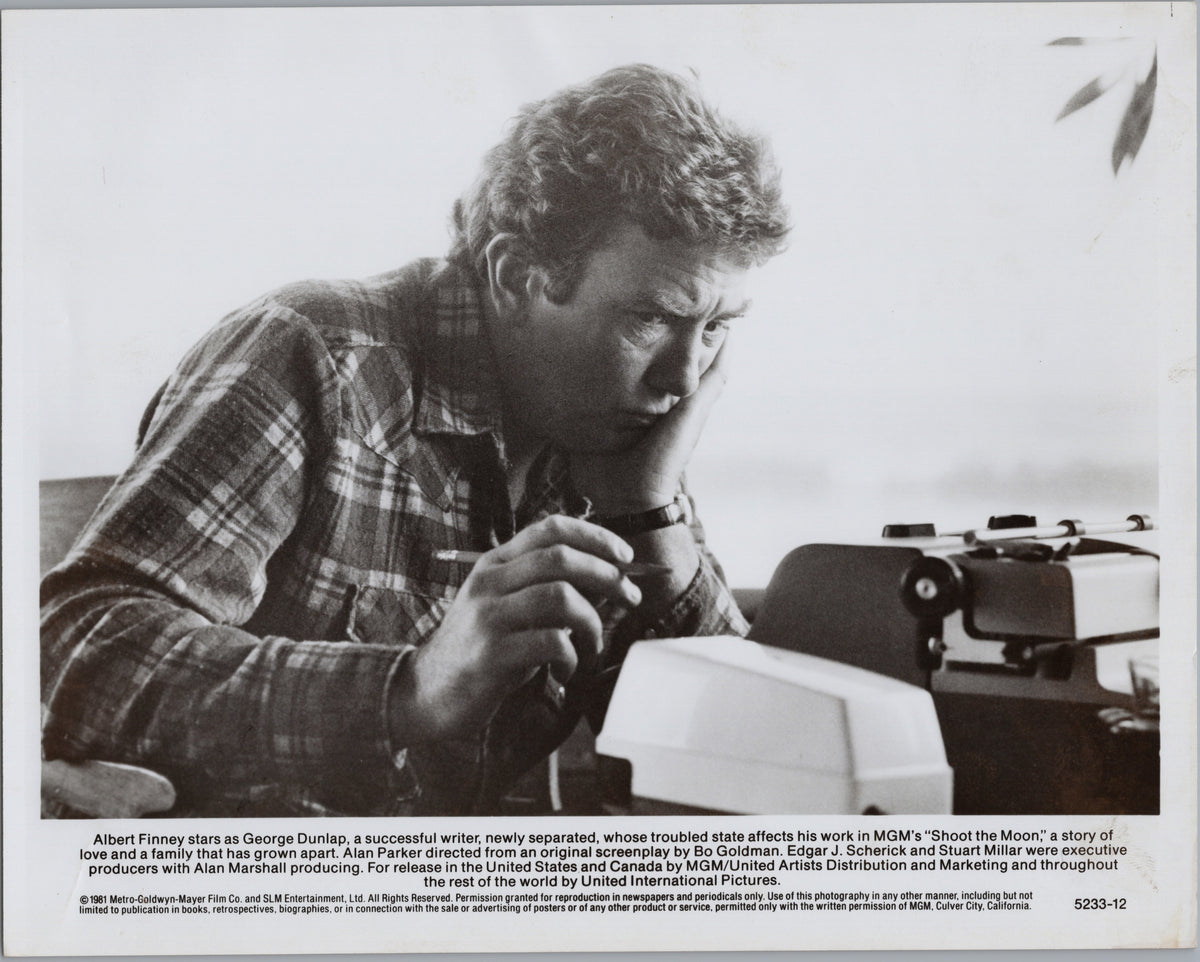 Albert Finney at a Typewriter — Shoot the Moon — front