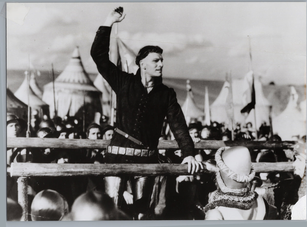 Laurence Olivier in Henry V — 1944 — front
